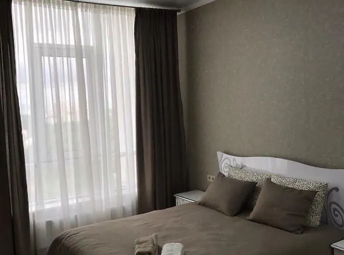 Sunny Apartment 3