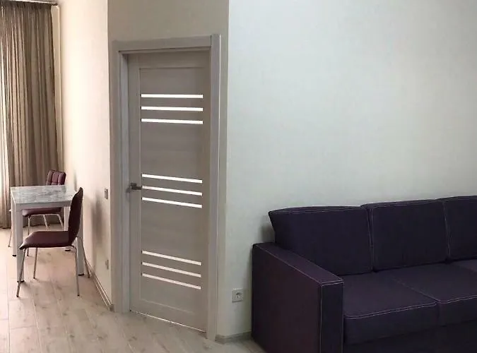 Sunny Apartment 3
