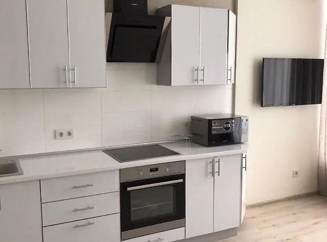 Sunny Apartment 3